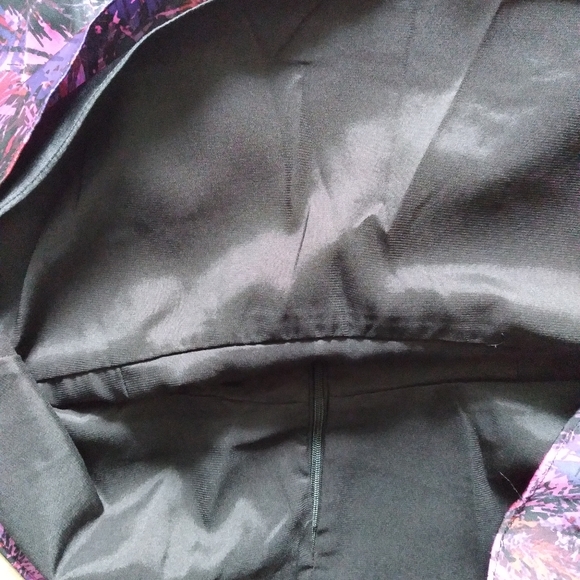 Express Abstract print Floral Feather Peplum Sleeveless top, size Medium - Picture 5 of 9